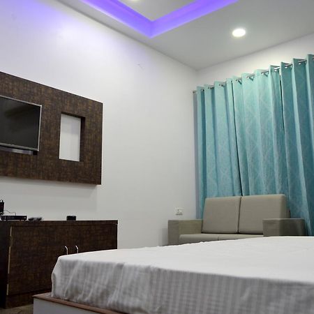 Hotel Taru Inn Ghaziabad Ngoại thất bức ảnh
