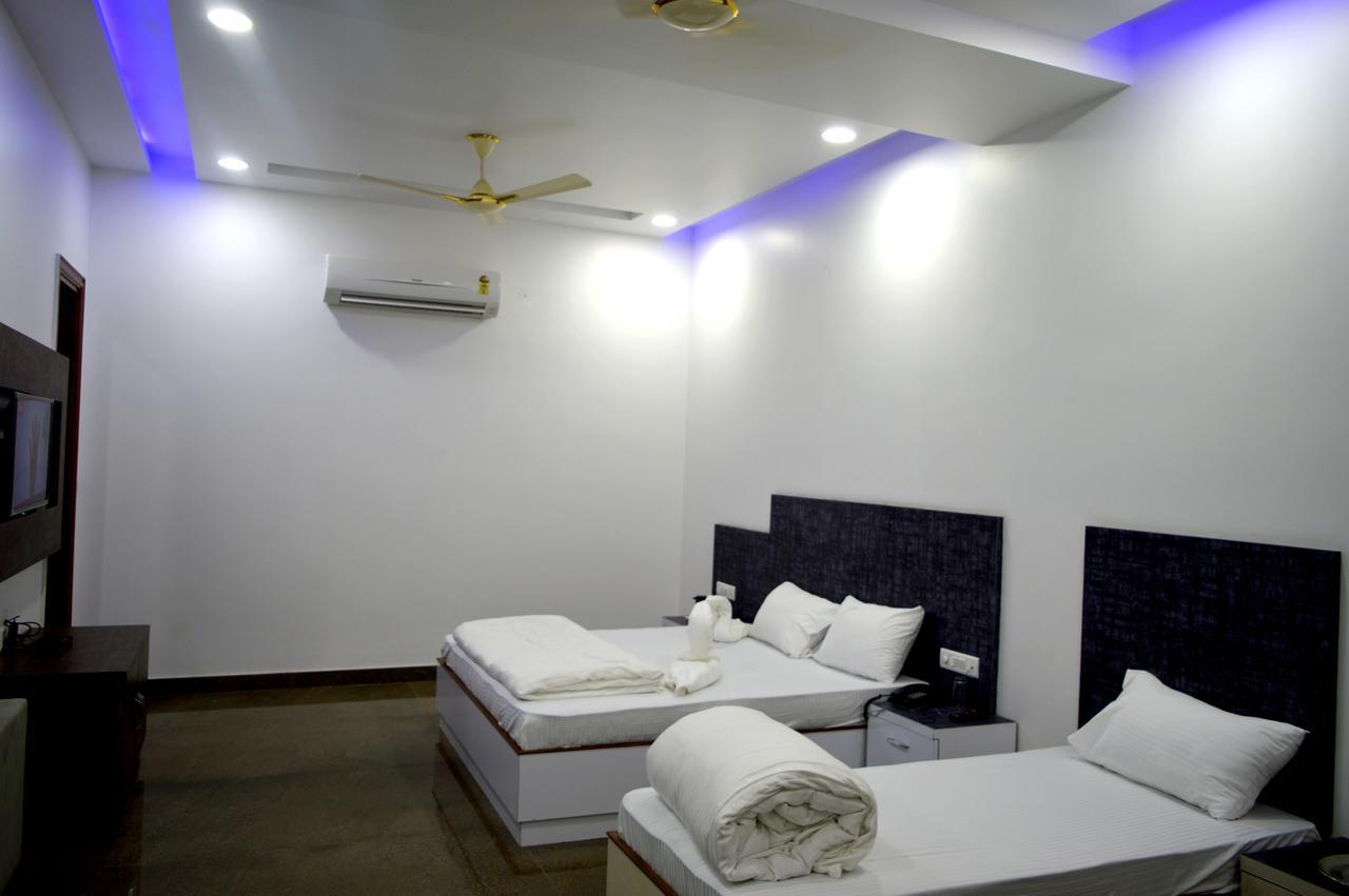 Hotel Taru Inn Ghaziabad Ngoại thất bức ảnh