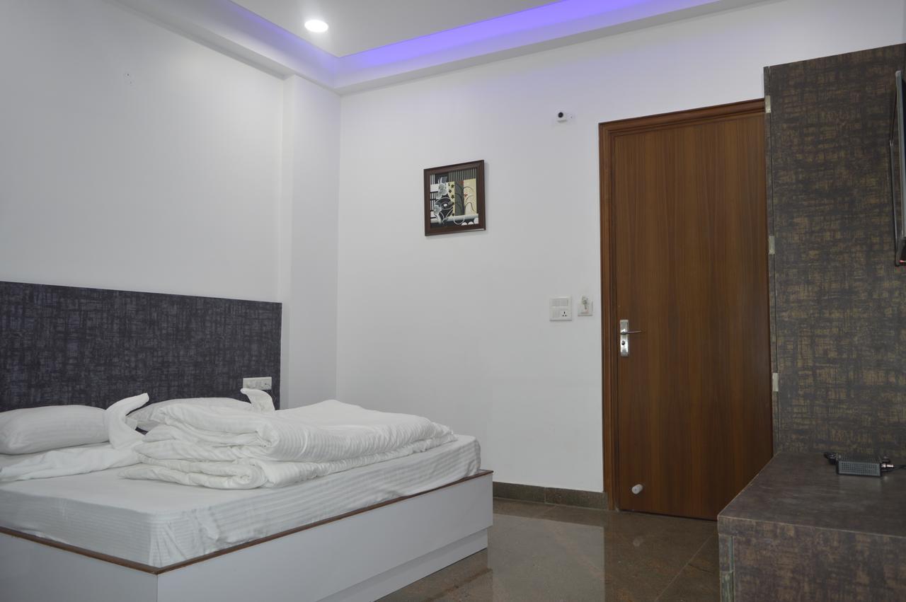 Hotel Taru Inn Ghaziabad Ngoại thất bức ảnh