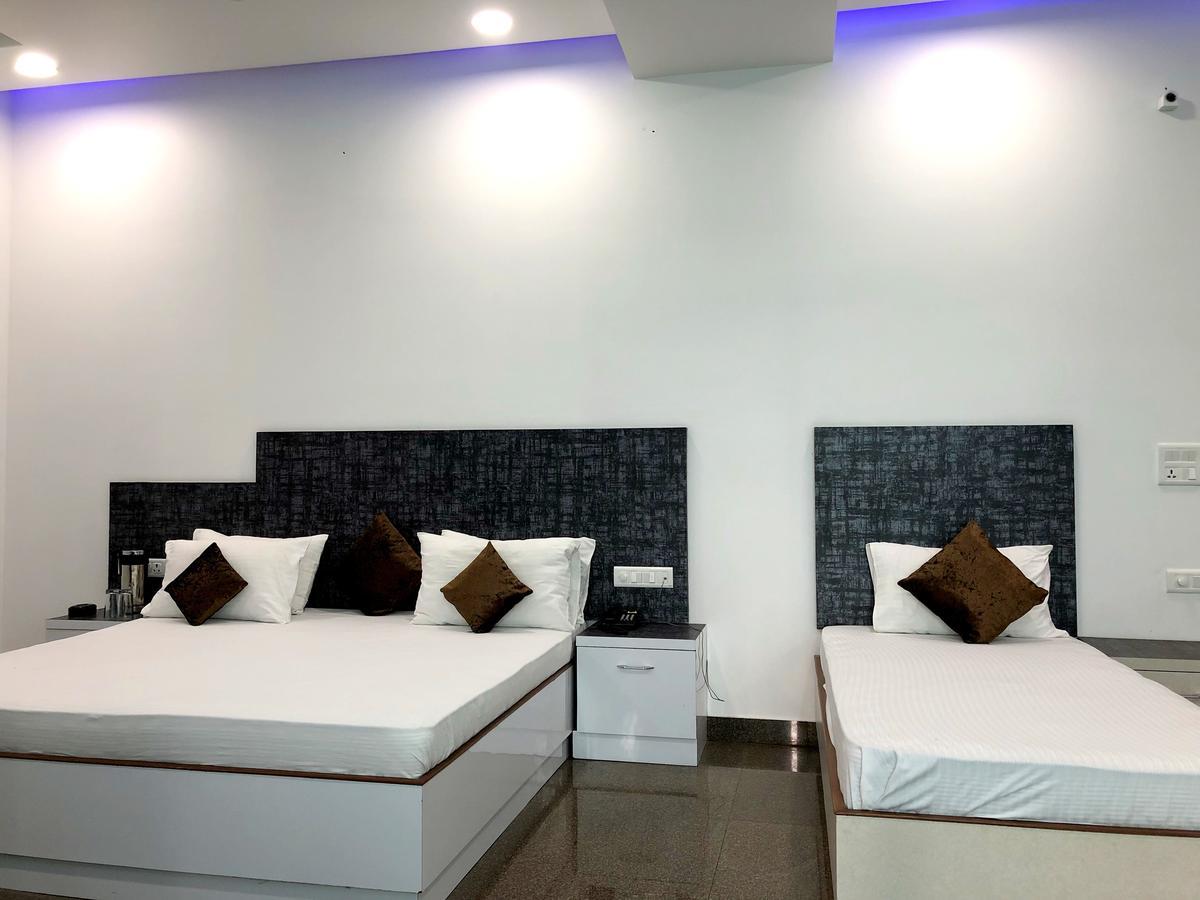 Hotel Taru Inn Ghaziabad Ngoại thất bức ảnh